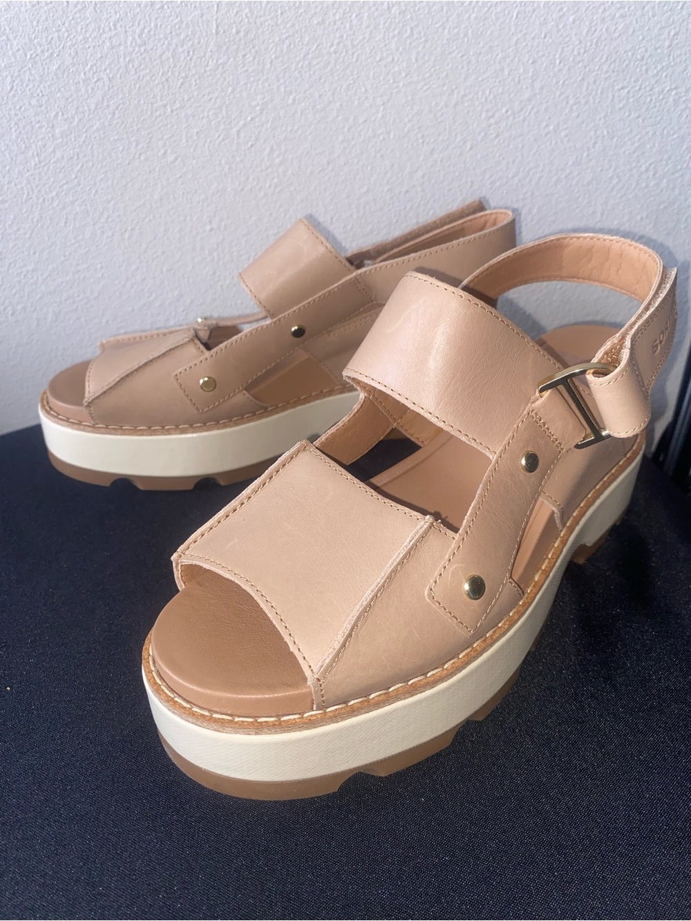 SOREL “Dayspring” Platform Sandals - Beige Leather Women’s Size 8